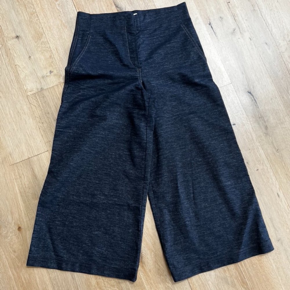 Odeeh wide legged, cropped, cotton trousers
